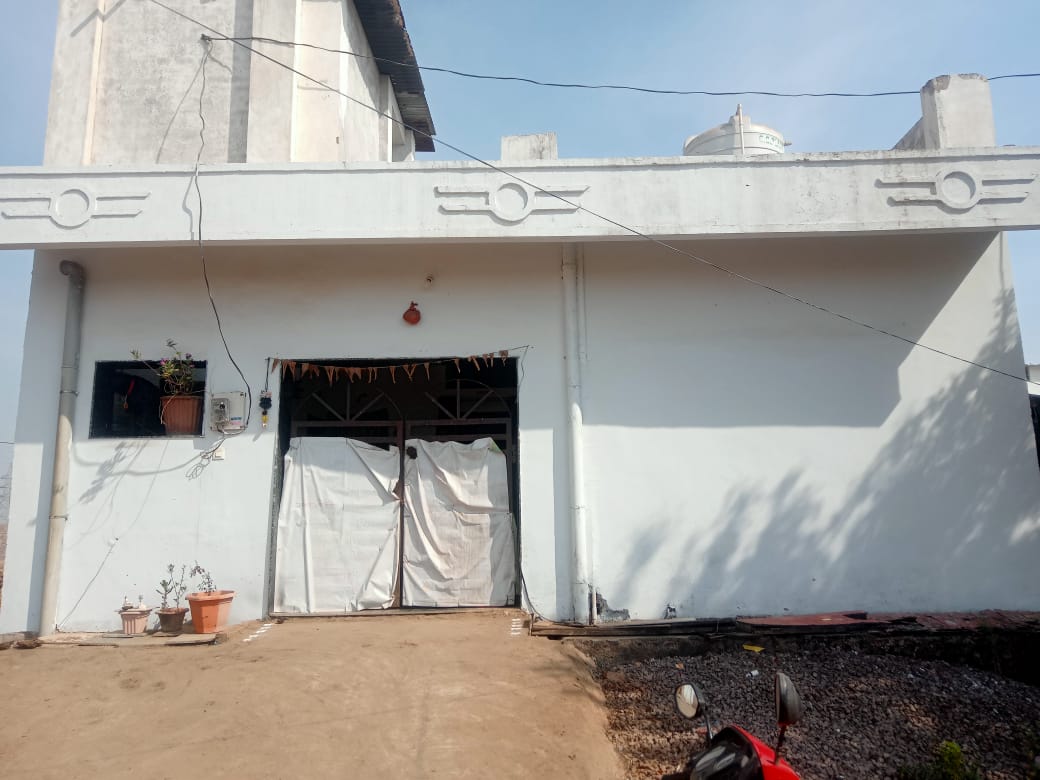 Photo of 1 साल पहले बना मकान  तीन रूम एक हाल लेट बाथ